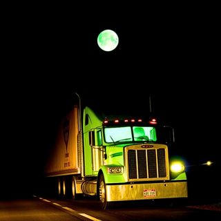 Long Haul Truckers, What's the Creepiest Most Paranormal thing you've seen on the Road at Night?