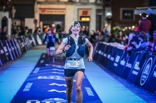 Elizabeth: Fast & Far