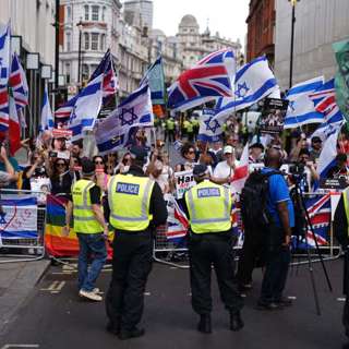 Online News Surpasses TV in UK, Chelsea FC Power Struggle, BBC Chiefs Face Lords Grilling, Report Critiques Met Police Handling, and more...