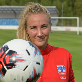 Elitfotbollsspelaren Emma Lundh har MS men presterar åter med effektiv bromsmedicin