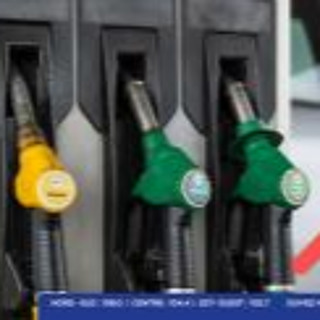 Hausse des prix de carburants : Tania Diolle appelle à une stratégie pour limiter l’impact sur la population