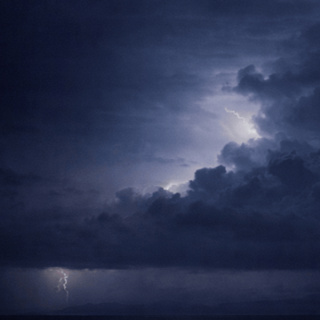 Deep Brown Noise with Distant Thunder – 10 Hours Deep Sleep & Relaxation