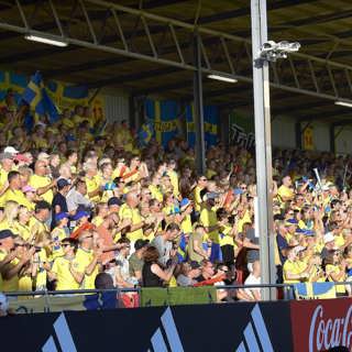 Så ska fotbolls-EM smittsäkras. Funkar det för midsommarfesten också?