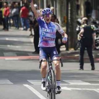 Interview Show - Claire Steels