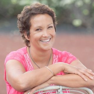 Ep 39: Why we all need to learn how to grieve| Interview with co-founder of the Bridge Retreat, Donna Lancaster