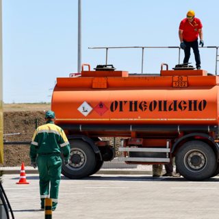 Топливный кризис и замедление роста: что происходит в российской экономике?