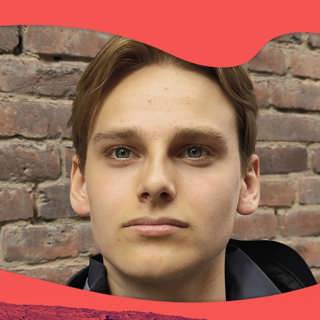Anton satt fast i brinnande flygplan