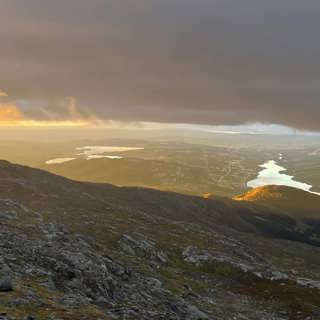 Höstvandring på Åreskutan med blick för mossor, lavar och dramatisk geologi