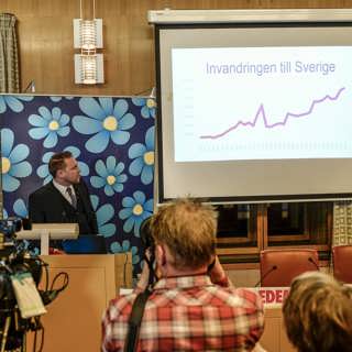 Hovsamhet mot SD och hot om repressalier
