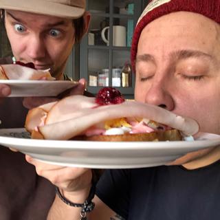 Macka 56: Rökt kalkon med majonnäs och tranbärssylt