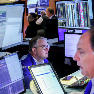 The Most Worrying — and Reassuring — Signals in the US Economy