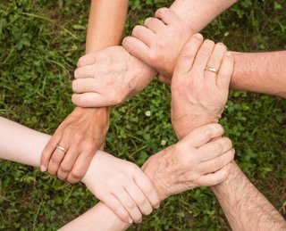 #153 The Art of Communication and Vulnerability: Offering and Accepting Help During a Time of Loss.