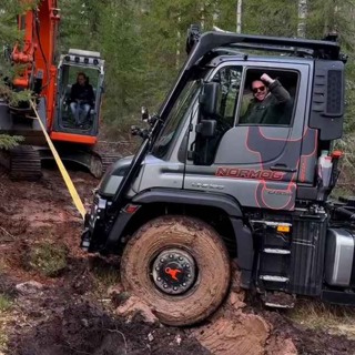 Vi kjører fast en Unimog