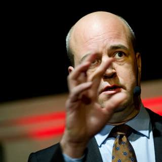 Fredrik Reinfeldt satsar på låg- och medelinkomsttagare