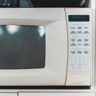 Calming Microwave: 8-Hour Tranquil Ambience for Relaxation, Studying & Sleep