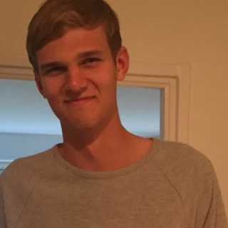 Erik är 213 cm lång: "Värst är folk som pekar och smygfotar"