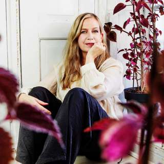 07/23: Palkitun muusikon ja säveltäjän Sanna Salmenkallion koti on rento paikka jossa uneksia – yhdessä