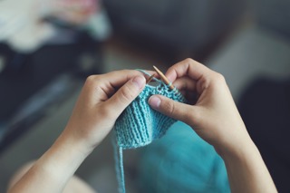 Episode 002: Hand Knitting is Not Machine Knitting