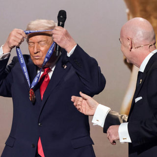 Er fodboldpræsidenten ved at forvandle FIFA til en politisk magt i verden?