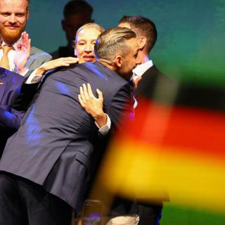 AfD win, Ukraine, glacier blankets and horse smuggling