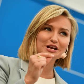 Ebba Busch Thor iyo siyaasi naceyb faafiyey, Funaanadaha Sweden oo dhamaaday iyo Imtixaanka jaamacadaha da’da lagu geli karo la kordhinayo