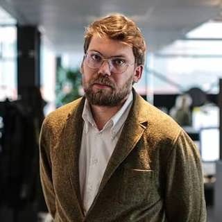 Brottsutsatt och försvunnen flicka uthängd i pressen, Uppdrag granskning i alla lägen och dödsbesked via medier