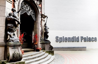 “Splendid Palace” simtgade: šī kinoteātra un kino skatīšanās vēsture Latvijā