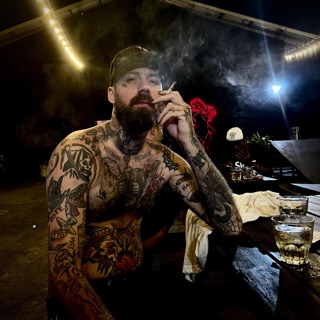 #216. Lucifher - Sex, drugs, ladyboys og en nær-døden-ulykke i Bali.