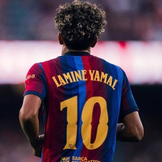 Lamine Yamal is rewriting the Barcelona history books. 🔥