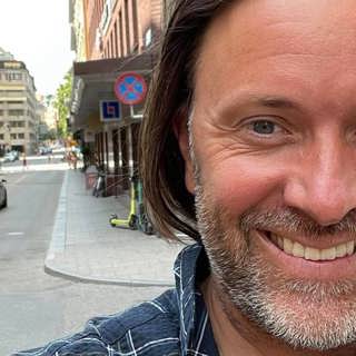 Stjärnkocken Niklas Ekstedt om tuffa starten: "Nästan fysiskt våld i köket"