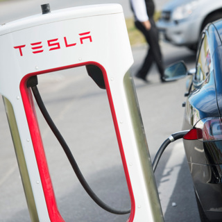 Tesla vill vrida upp effekten i Umeå – stoppas av lokala elnätsbolaget