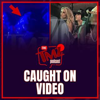 Bunnie XO MAKES OUT With New Man At Jelly Roll's Bar!