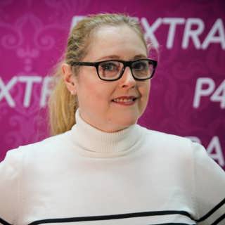 Hanna Dorsin efter pappans död: Skönt att gå in i teaterbubblan