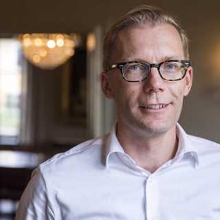 Erik gifter ihop filosofin med ekonomin (R)