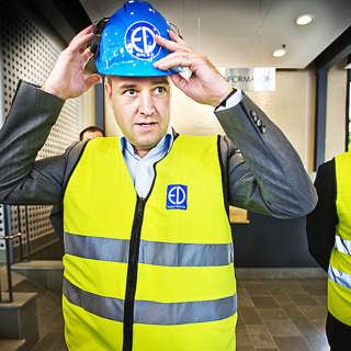 Fredrik Reinfeldt - segrare på skakig väg?