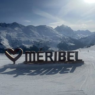 320: Méribel Elections, Les 2 Alpes summer skiing and the Travelski Night Train