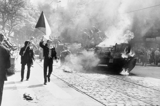 1968. gadā padomju karaspēks pāriet Čehoslovākijas robežu. Aculiecinieku atmiņas