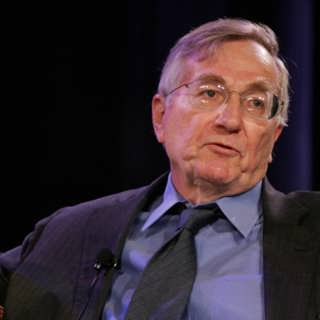 Kontextlöst om kritiserad legendars scoop, artikel om sextrend på skola på lös grund och otydliga roller för poliser i medier