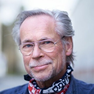 64. Hela mitt liv har jag följt mina drömmar. Ett samtal med James Hollingworth