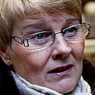 Maud Olofsson- Centern i blåshålet