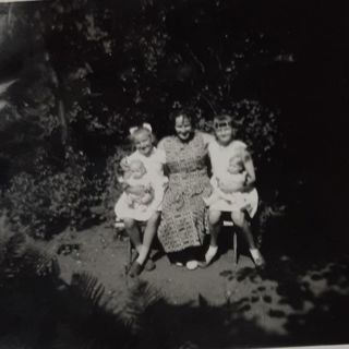 En bortglömd farmor och farfar längst ner på Kamrergatan