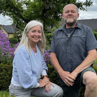 Perennrabatten mitt i sommaren