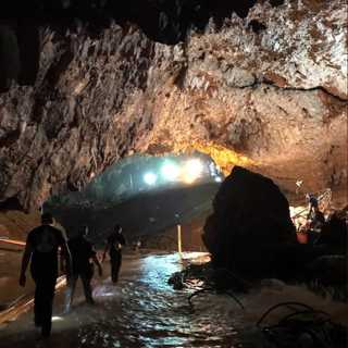 TV kriget hårdnar, PR-stunts i Thailand och "Helin-effekten"