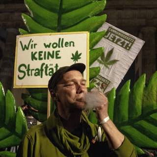 Vägvalen kring cannabislegalisering