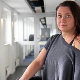 Camilla Läckberg Sköld har tagit revansch på olyckskorparna