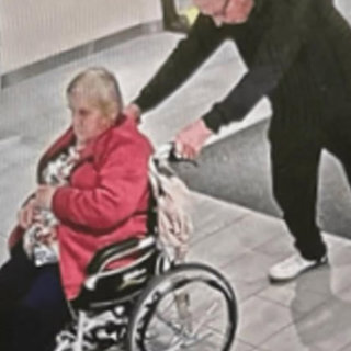 The Great Rest Home Escape! đŠœđââïž The Elderly Couple Found 100km Away Splitting The Studio!