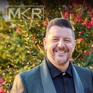 Did Manu from #MKR just backhand Paris?