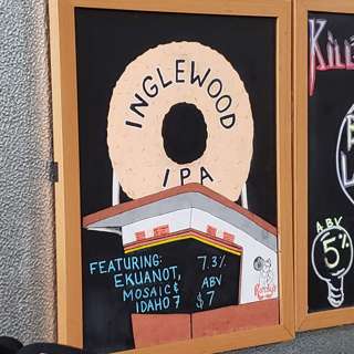 Ep. 123 - Three Weavers, Crowns and Hops, and Rhinegeist Trade Barbs and Tips