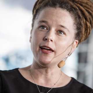 VLT huserade ministers presskonferens, vad vill Moderaterna med public service?, årets annonstapp för tidningarna värre än väntat