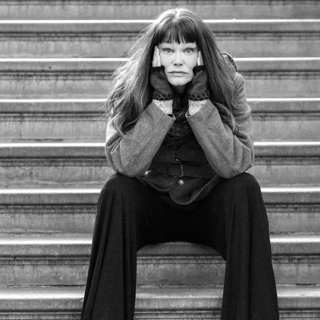 Nina Björk synar samtiden i ”intellektuell självhjälpsbok”